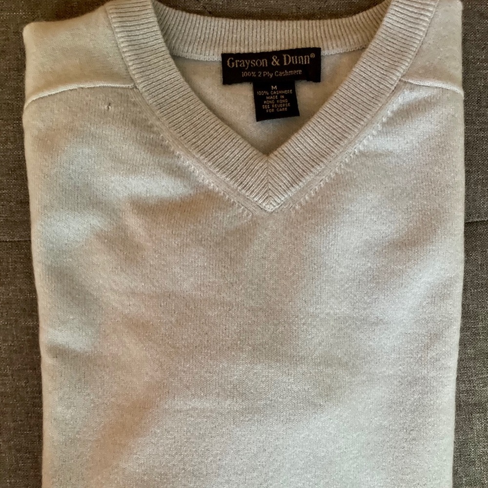 Men’s V neck Cashmere Sweater